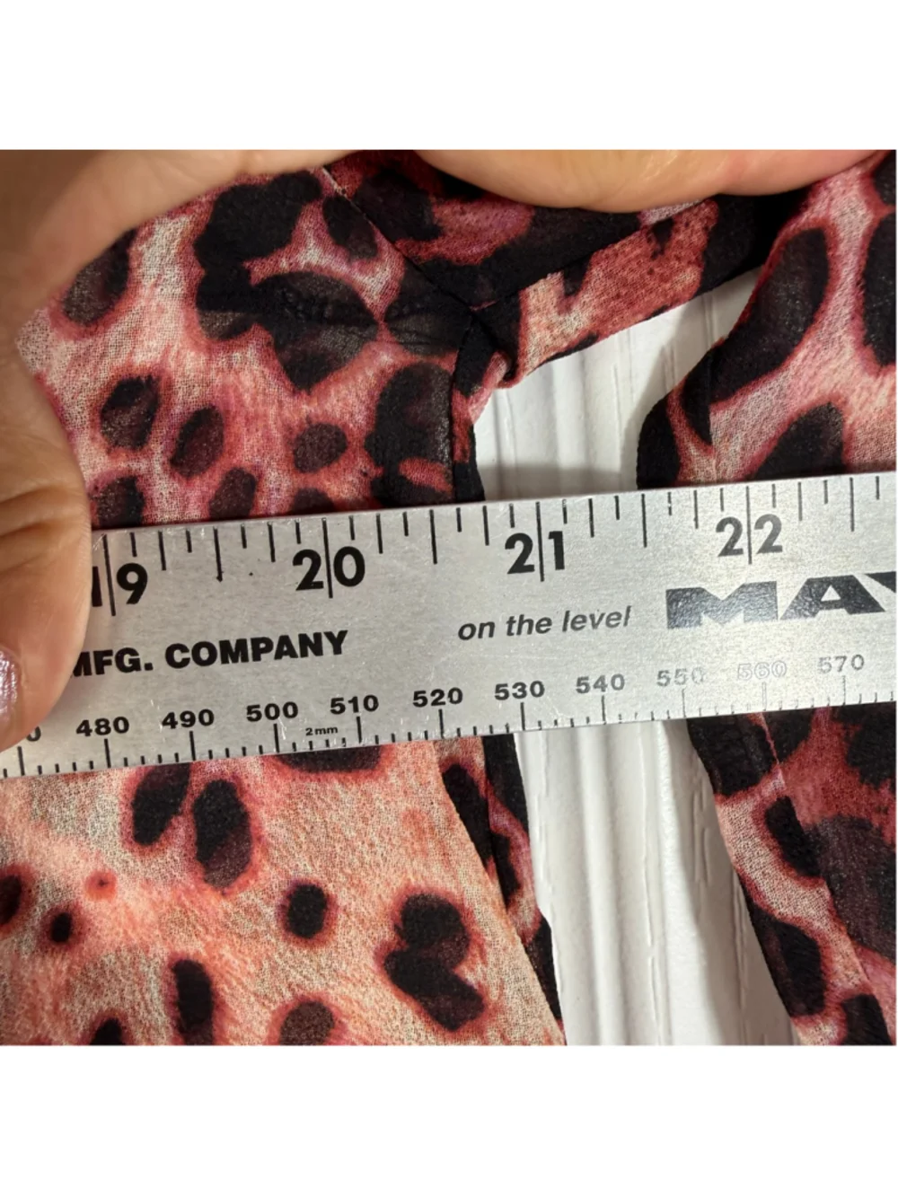 Women's Tahari Blouse Size M Pink Black Leopard Print Long Sleeve Button Down